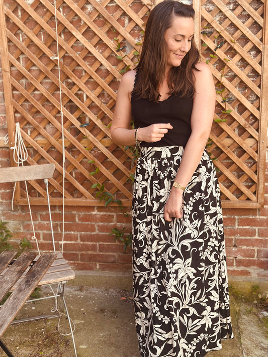 Jupe longue noir feuillage