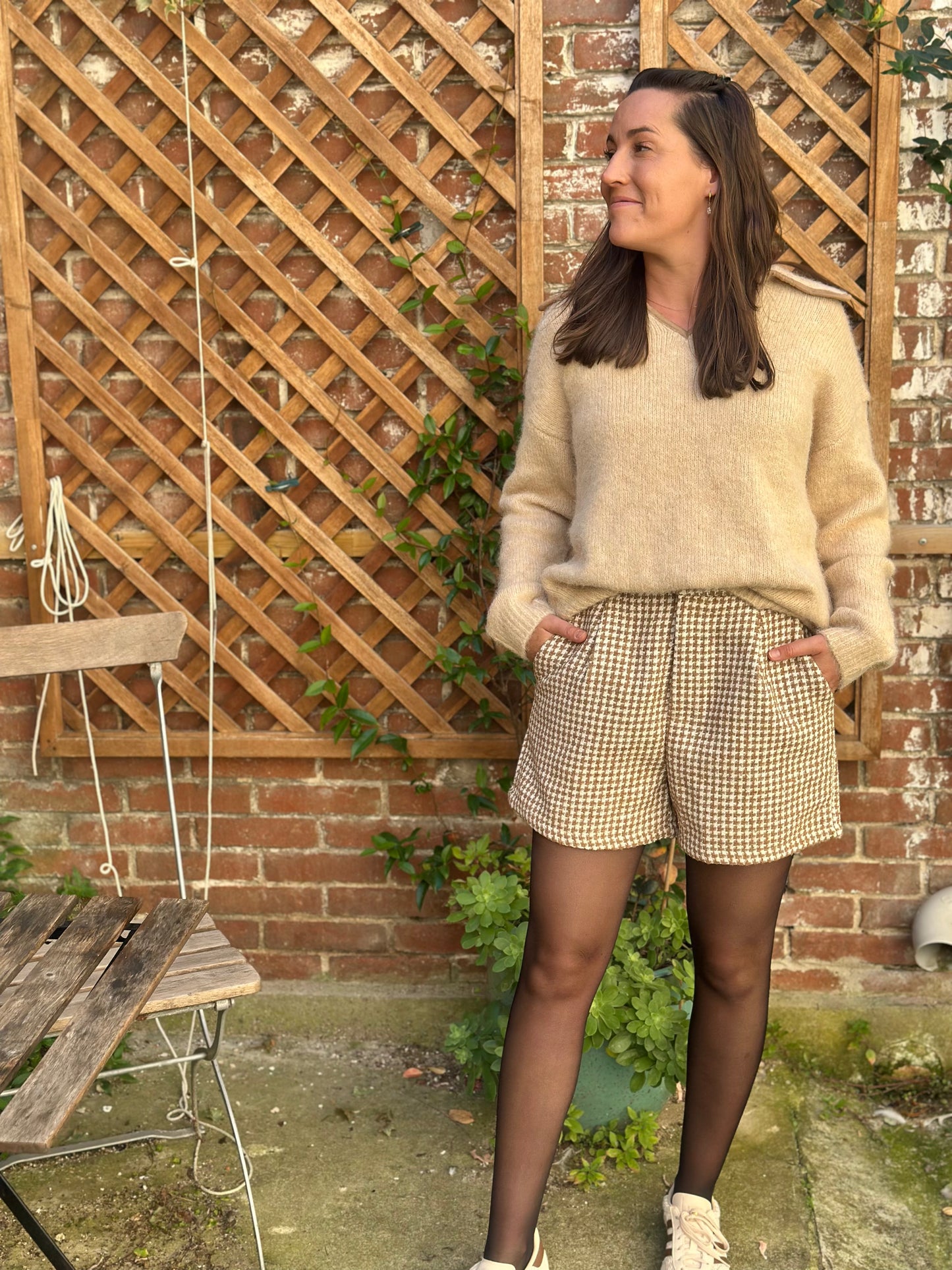 Short taupe damier camel
