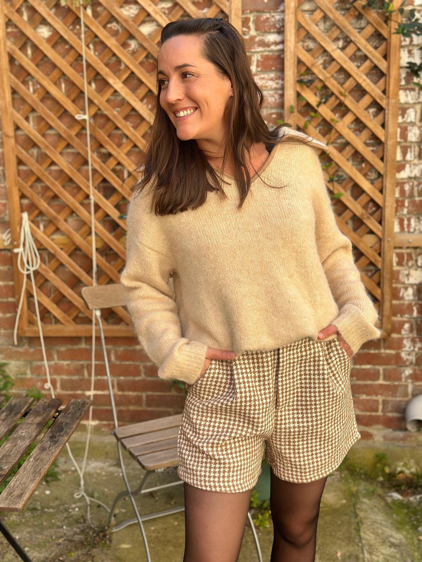 Short taupe damier camel