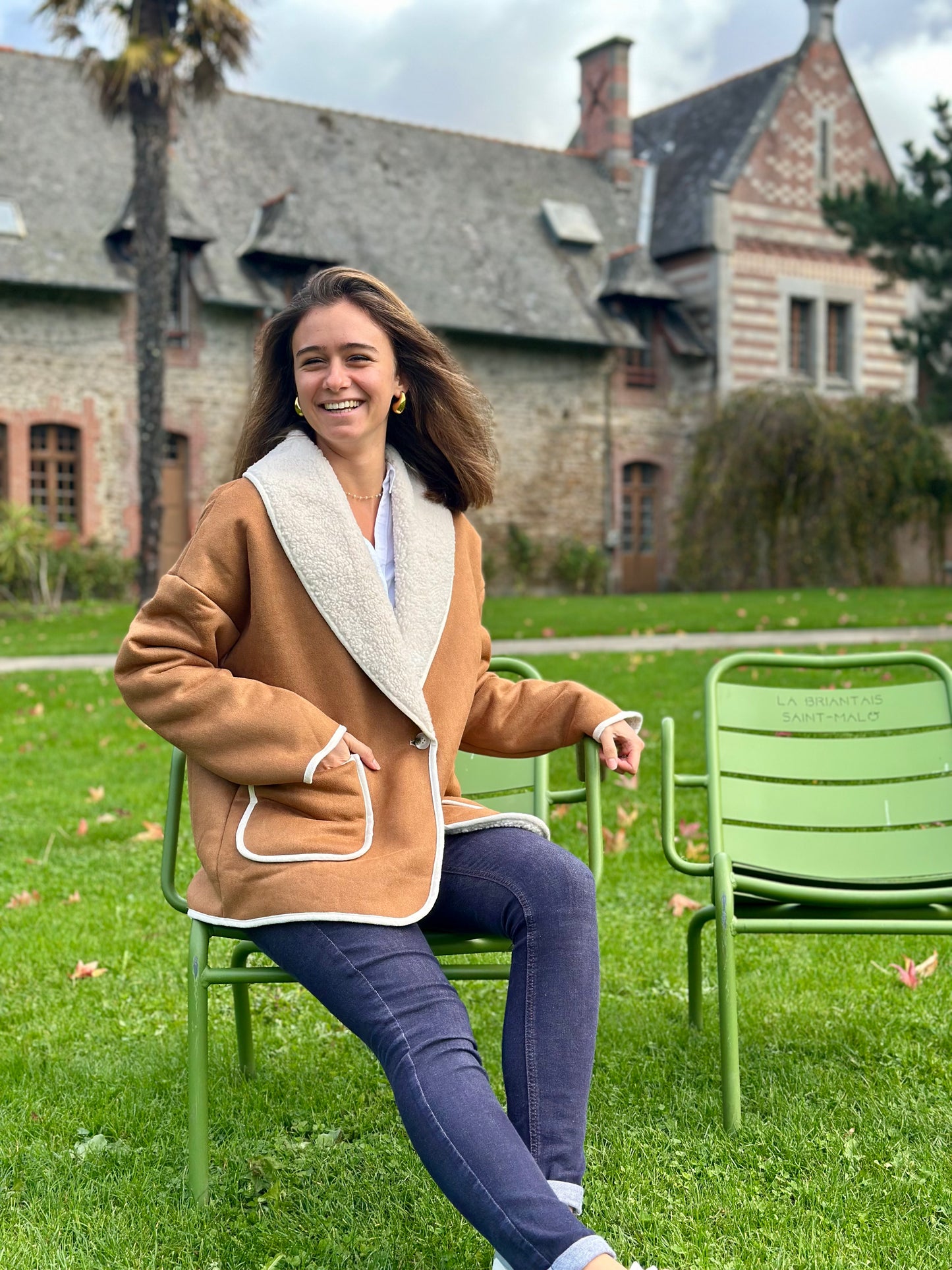 Manteau camel moumoute suédine