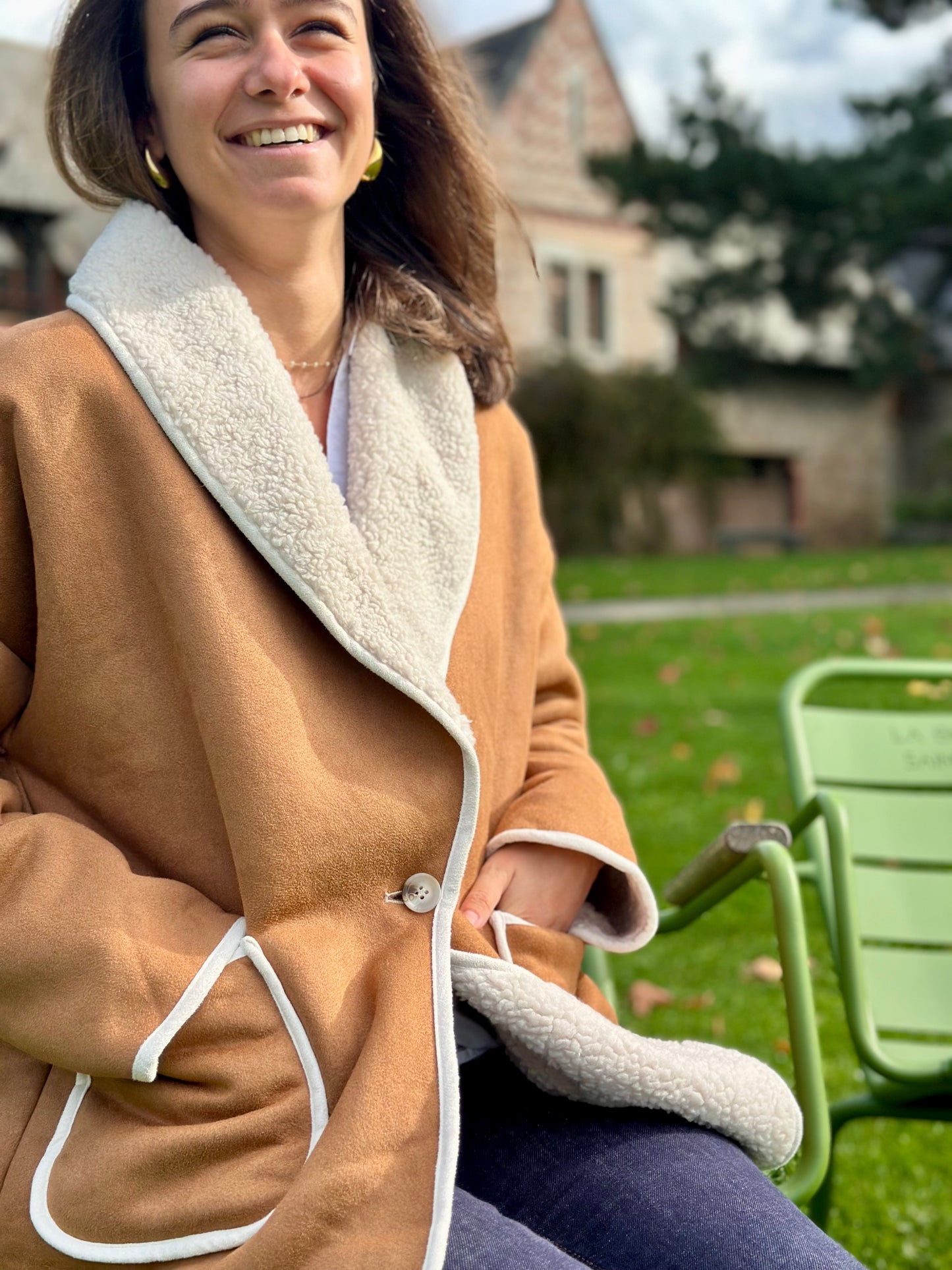 Manteau camel moumoute suédine