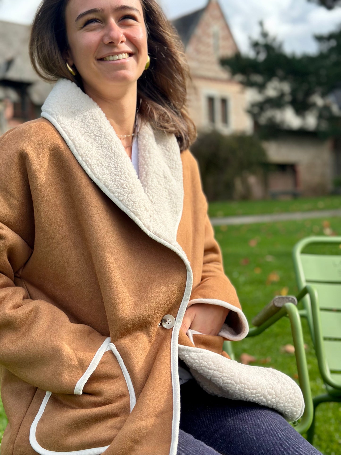 Manteau camel moumoute suédine