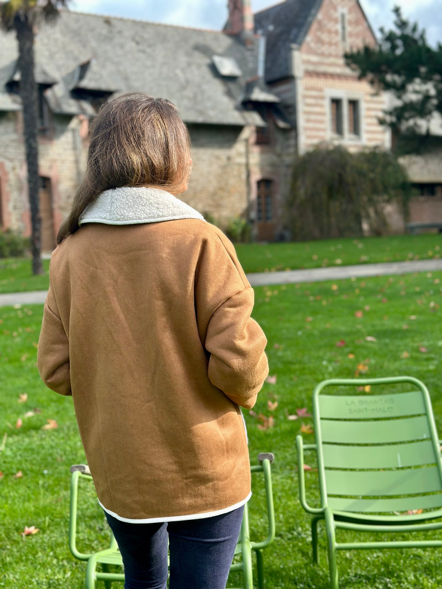 Manteau camel moumoute suédine