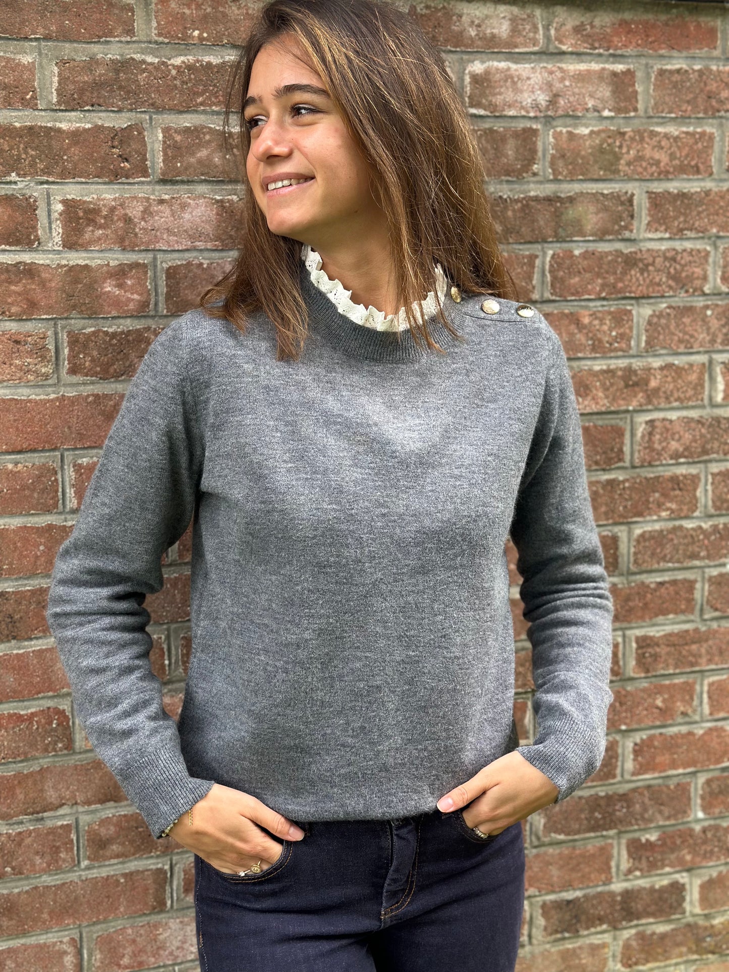 Pull col dentelle gris