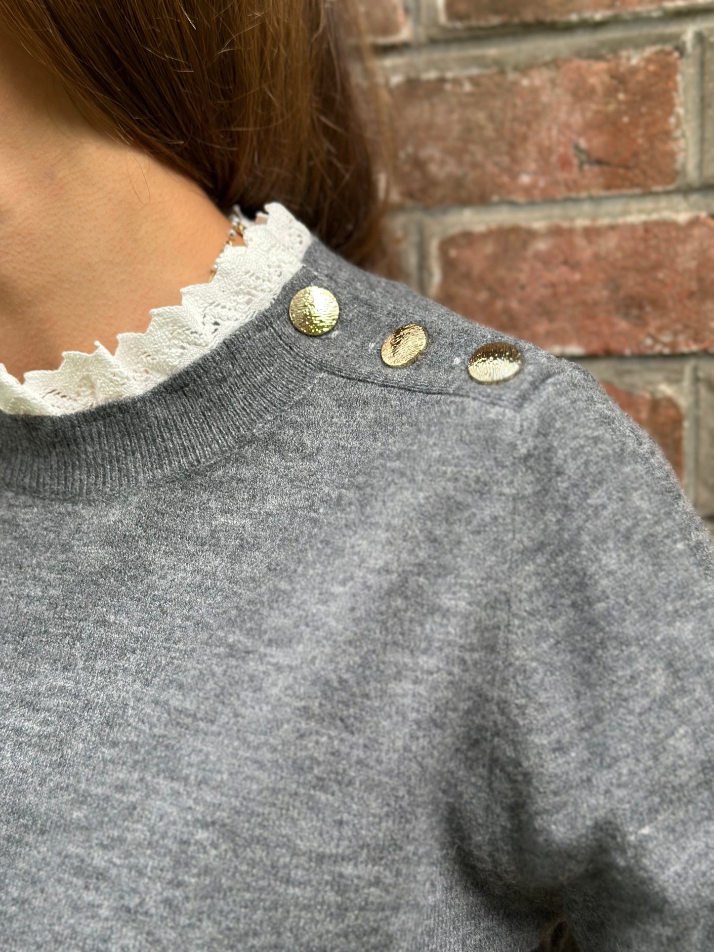 Pull col dentelle gris