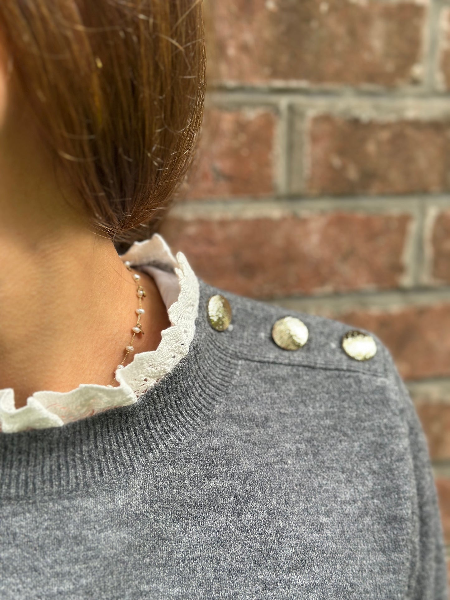 Pull col dentelle gris
