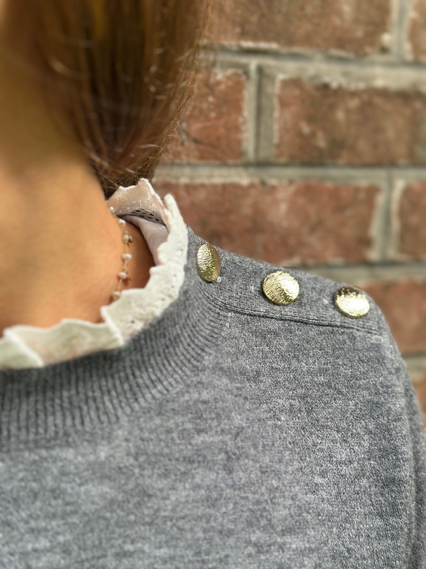 Pull col dentelle gris