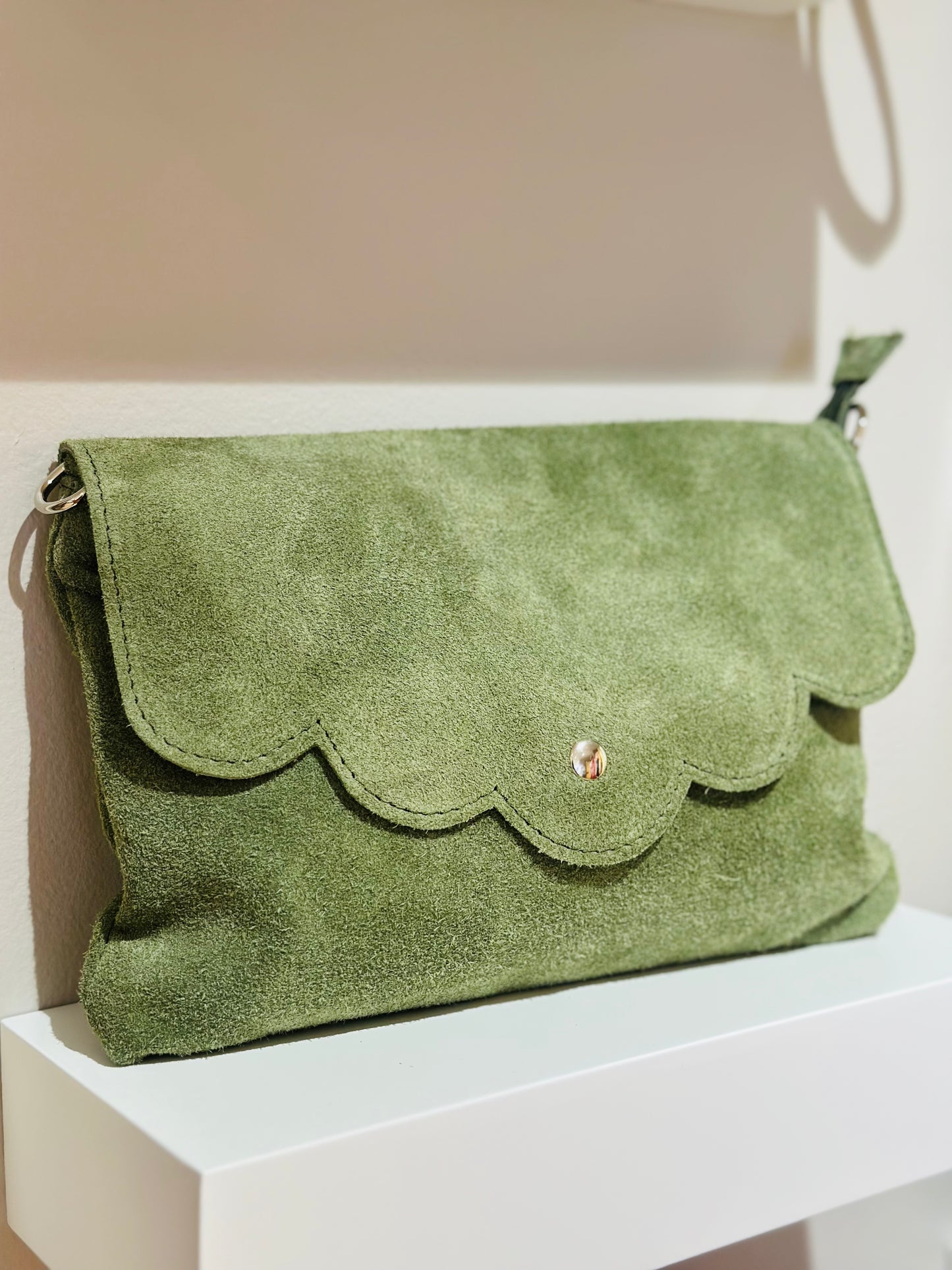 Sac à main en cuir découpe floral