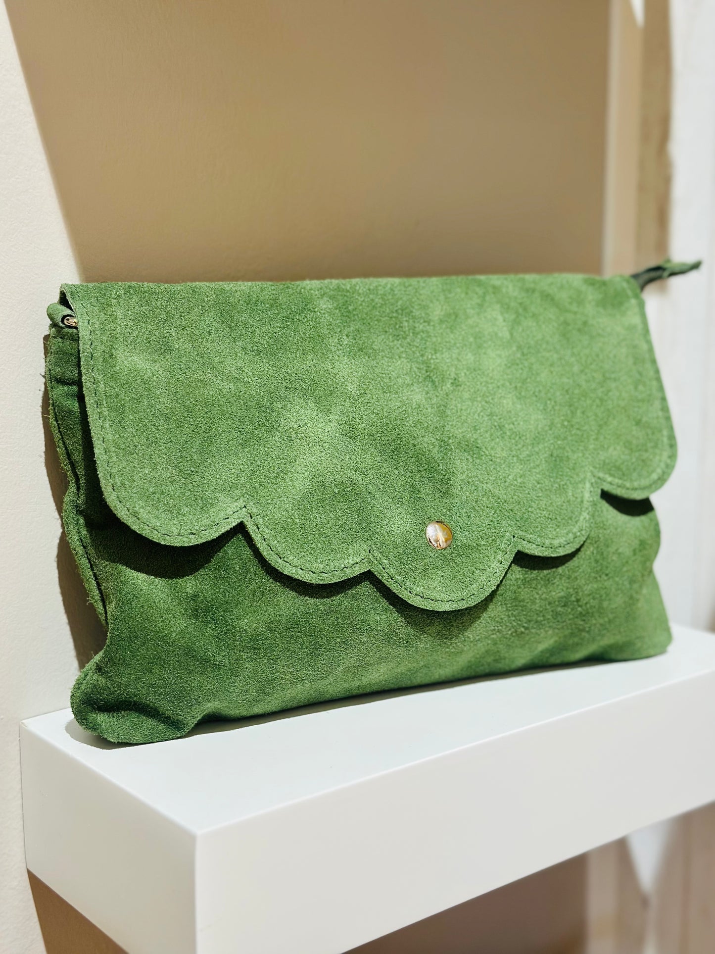 Sac à main en cuir découpe floral