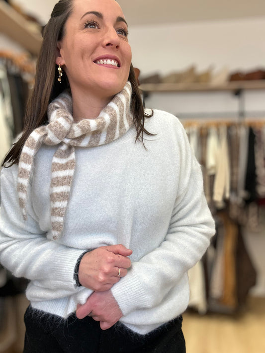 Pull écru écharpe rayée taupe