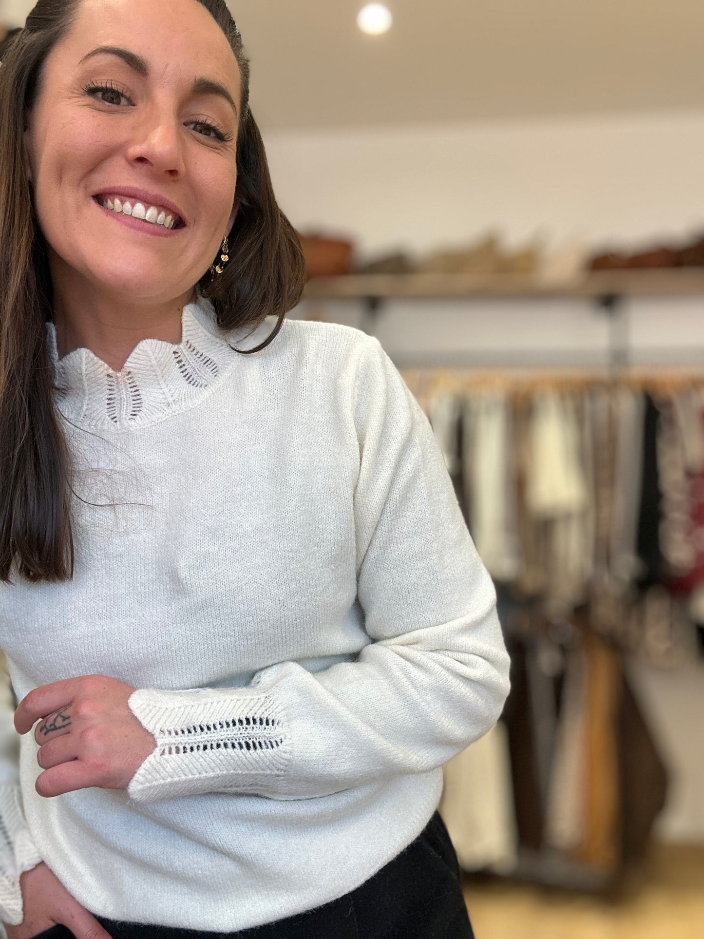 Pull blanc col déco