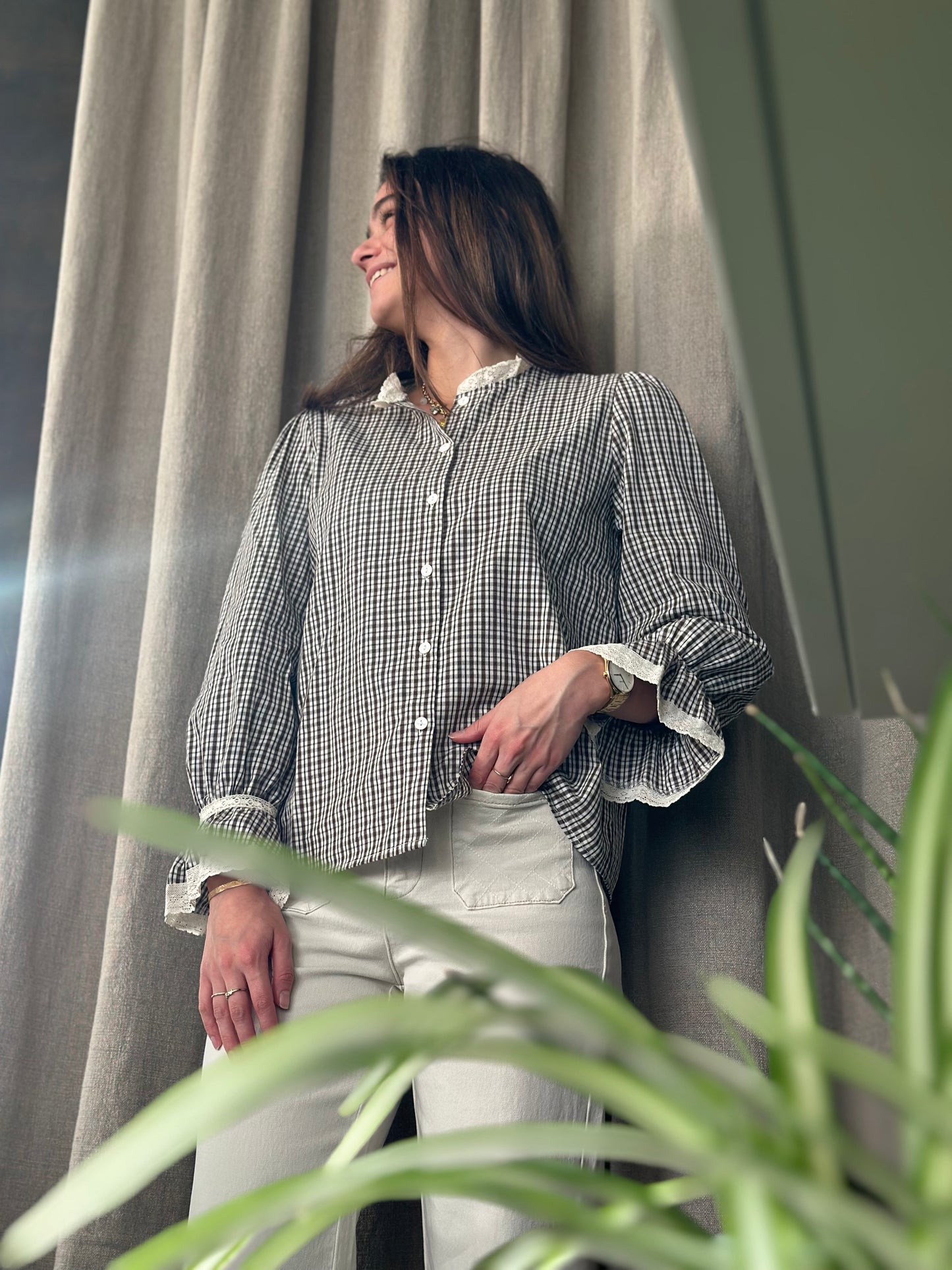 Chemise carreaux col broderie