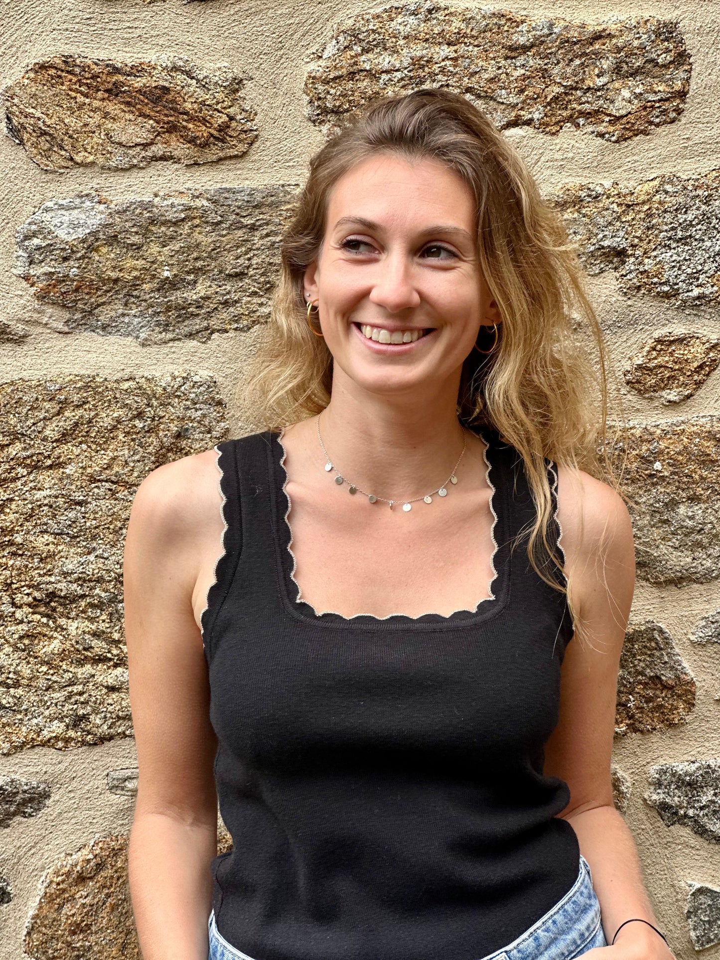 Débardeur pull noir doré
