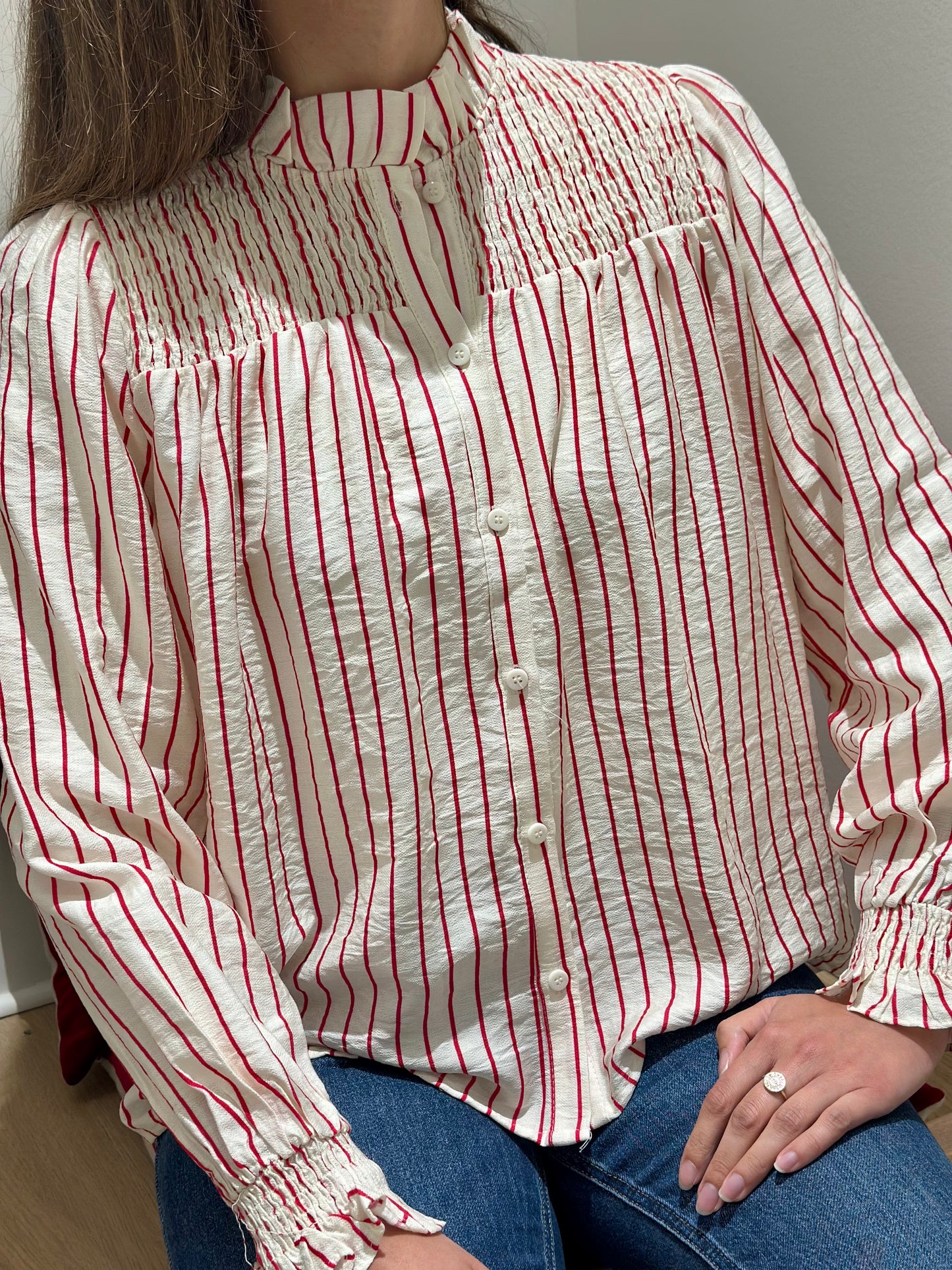 Chemise smockée rayée framboise