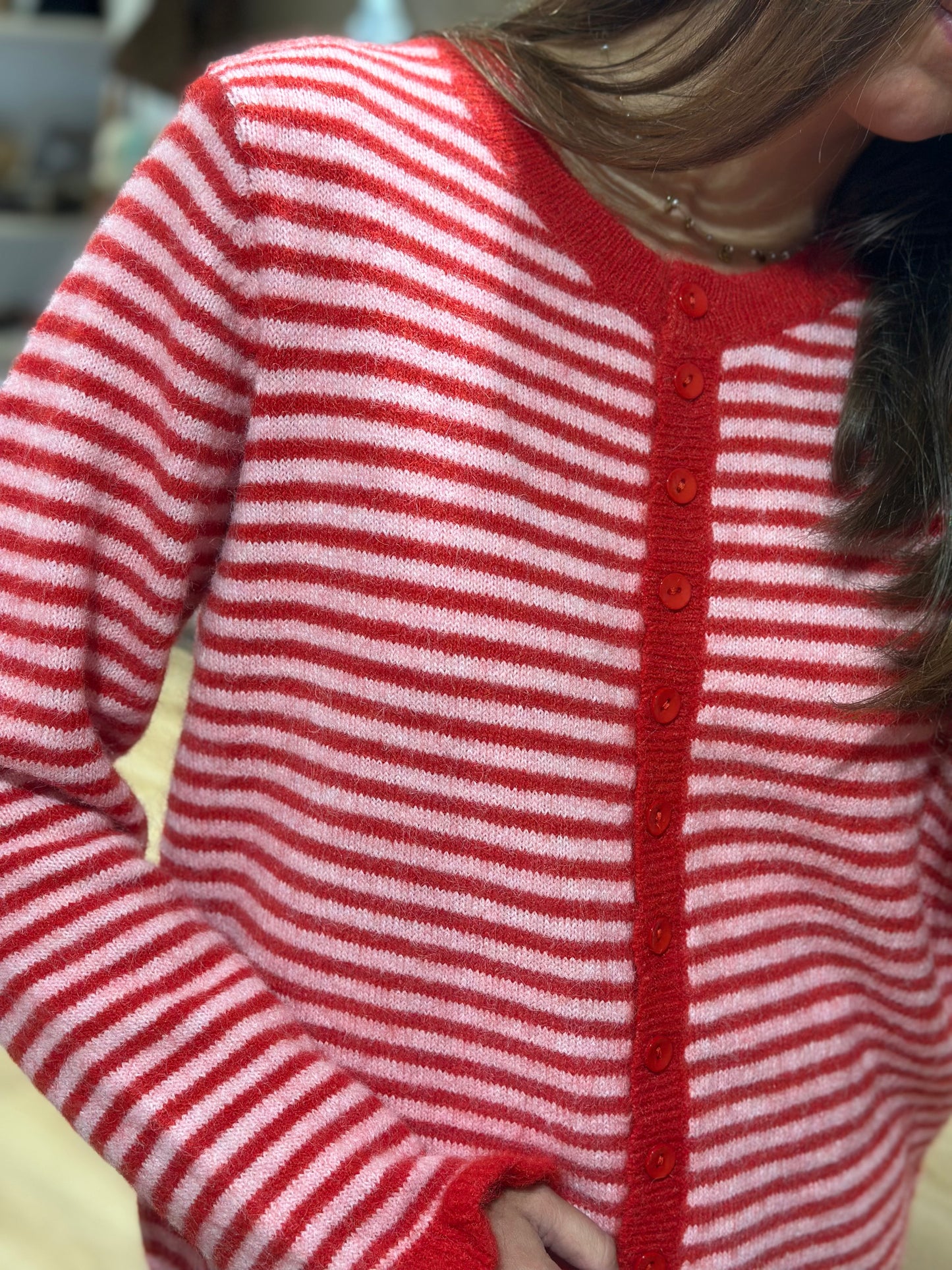 Gilet rayé rouge rose