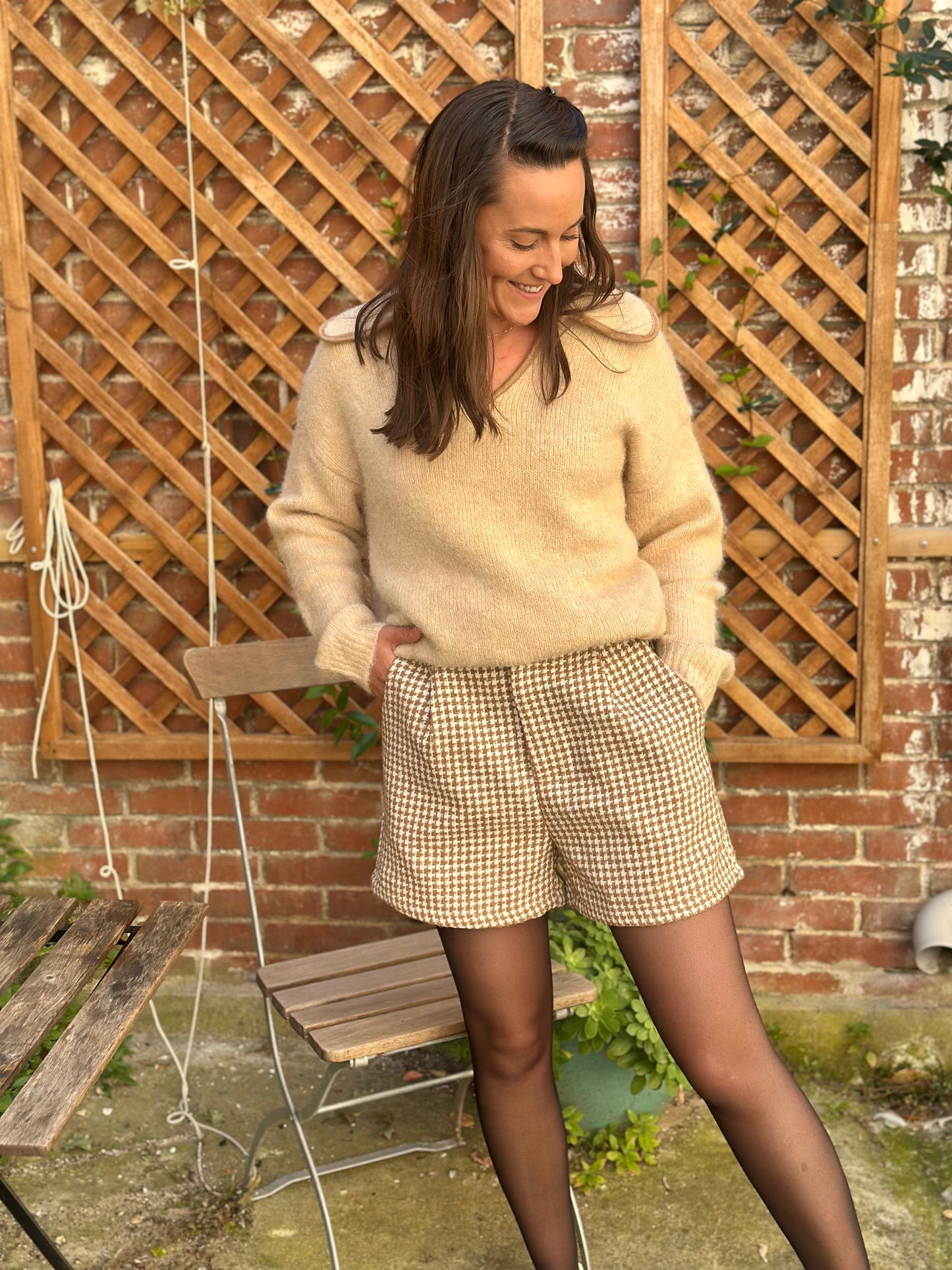 Short taupe damier camel