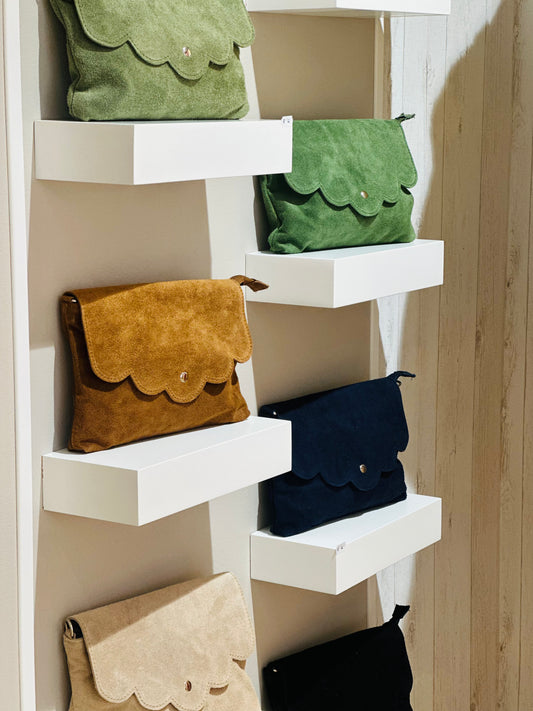 Sac à main en cuir découpe floral