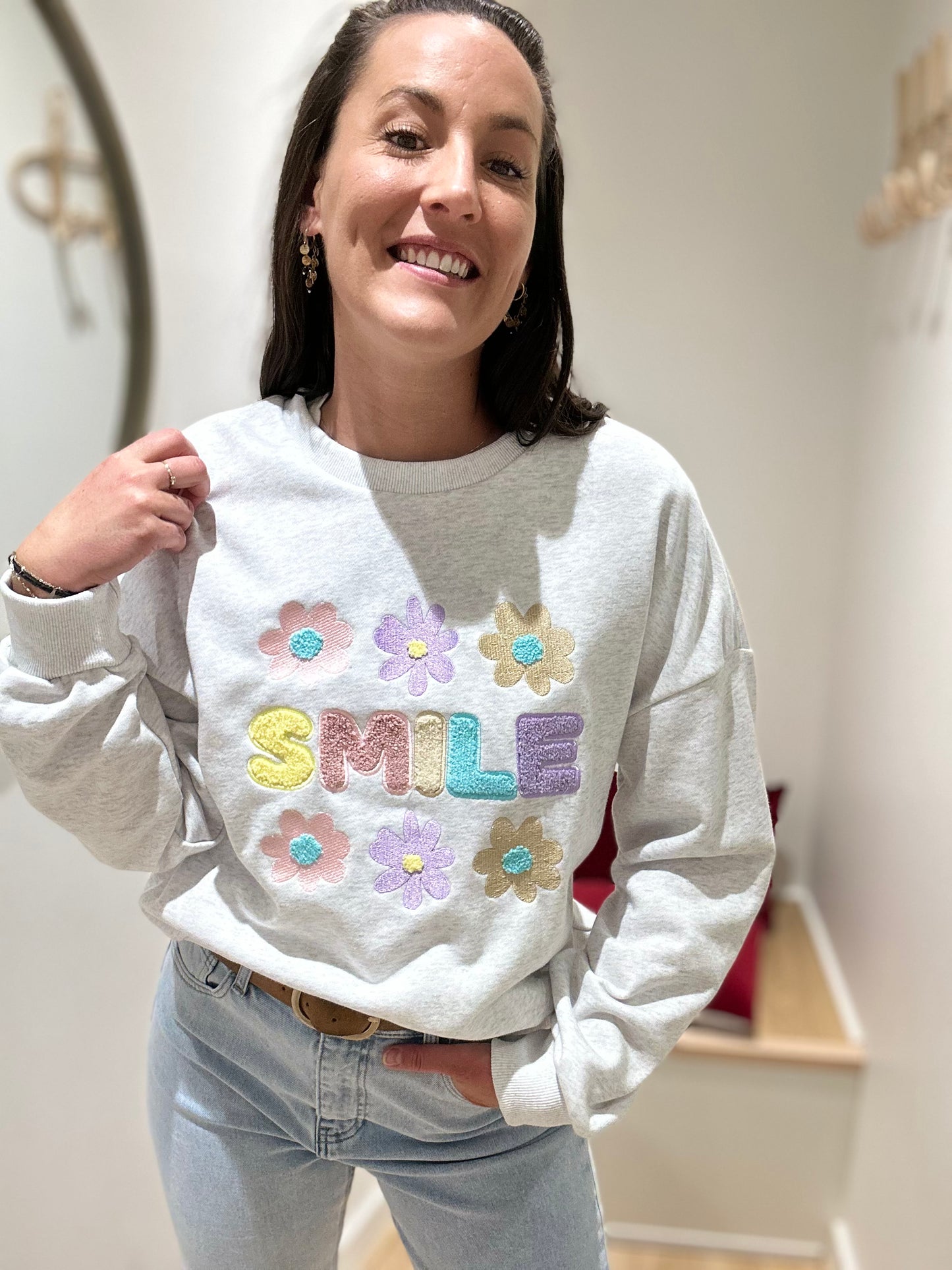 Sweat smile gris pastel