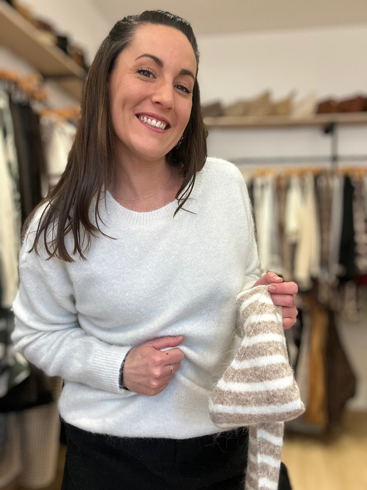 Pull écru écharpe rayée taupe