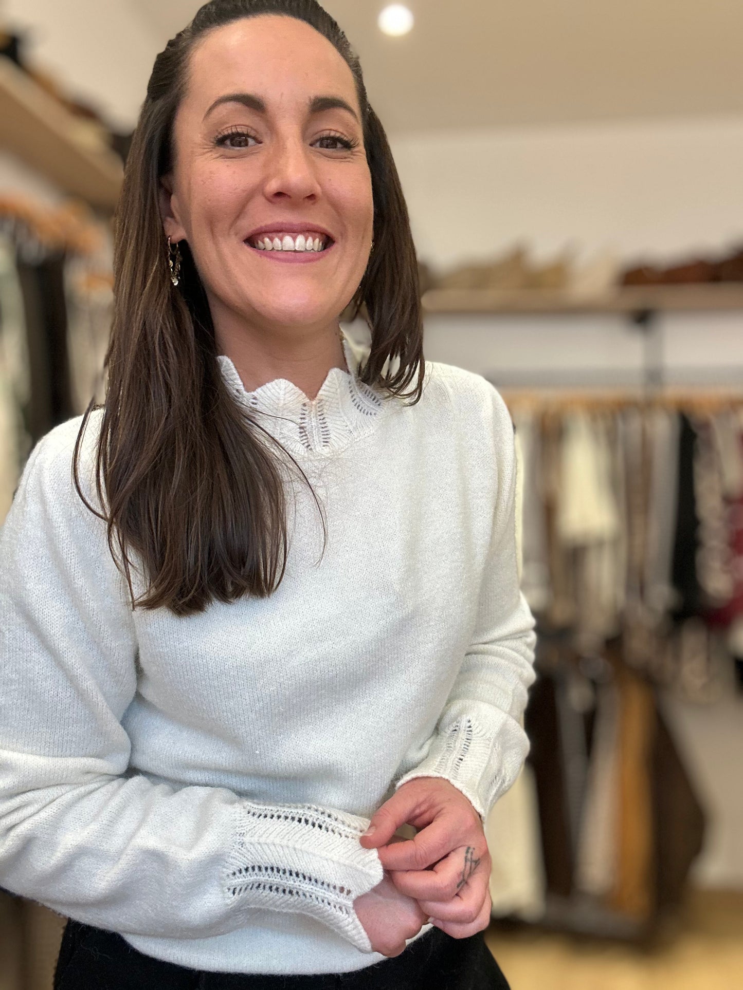 Pull blanc col déco