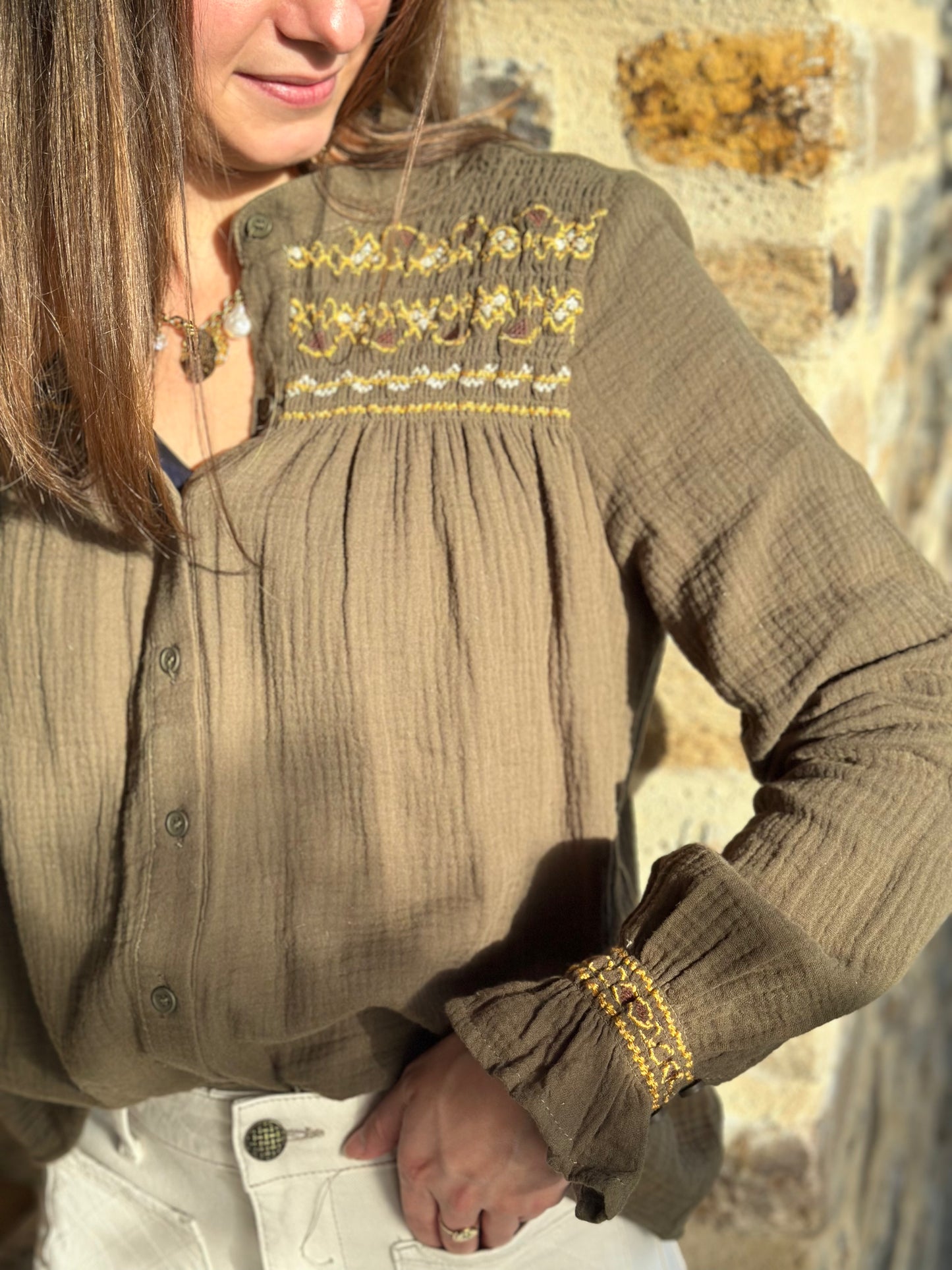 Chemise kaki brodée DG