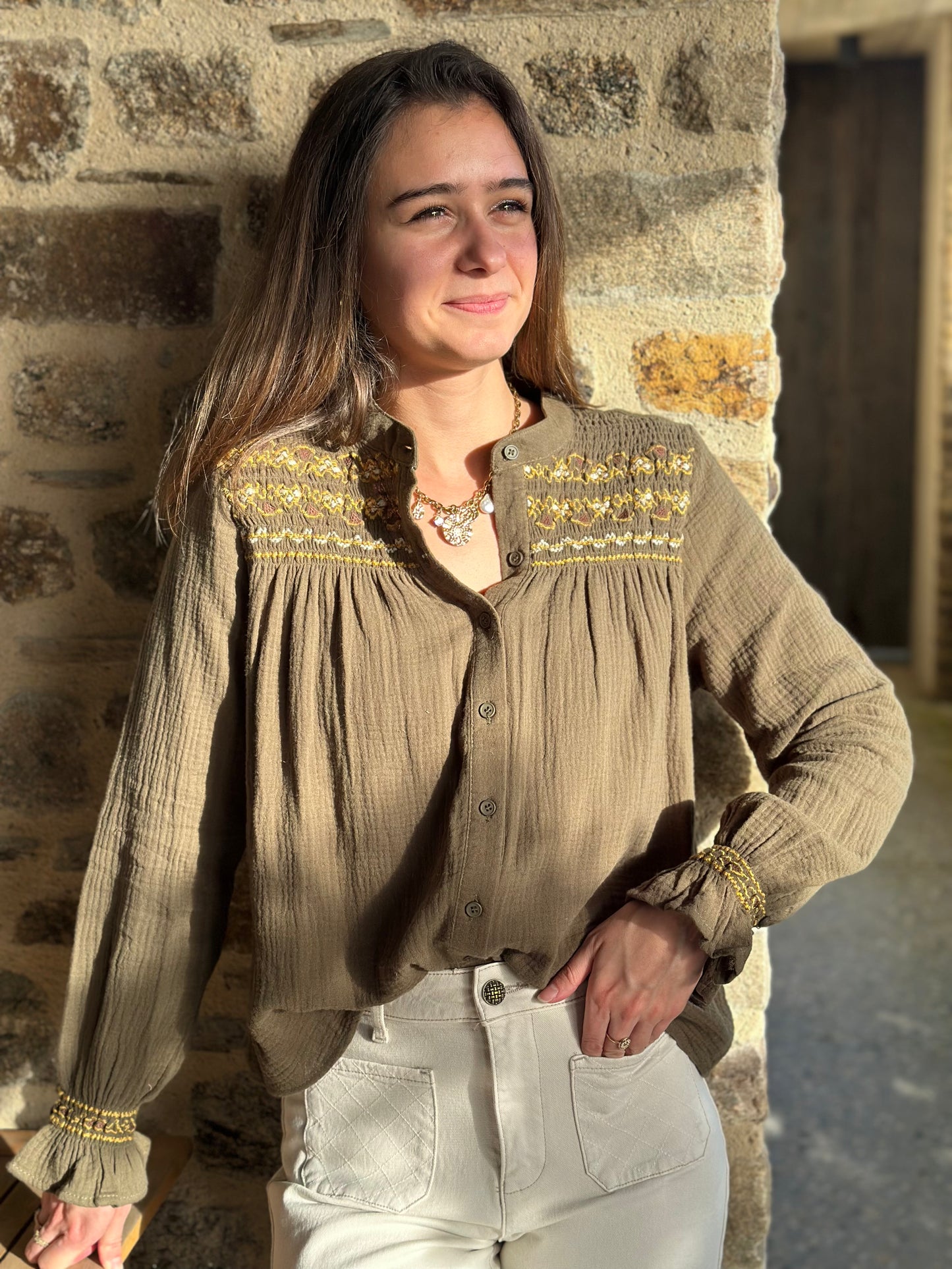 Chemise kaki brodée DG