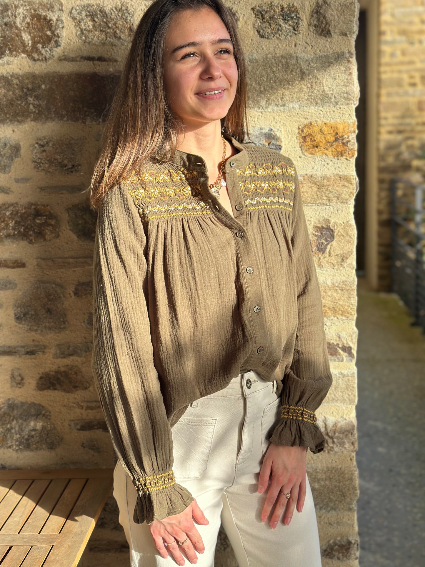 Chemise kaki brodée DG