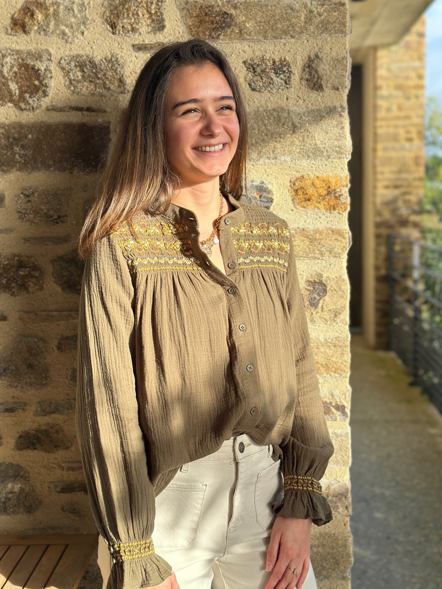 Chemise kaki brodée DG