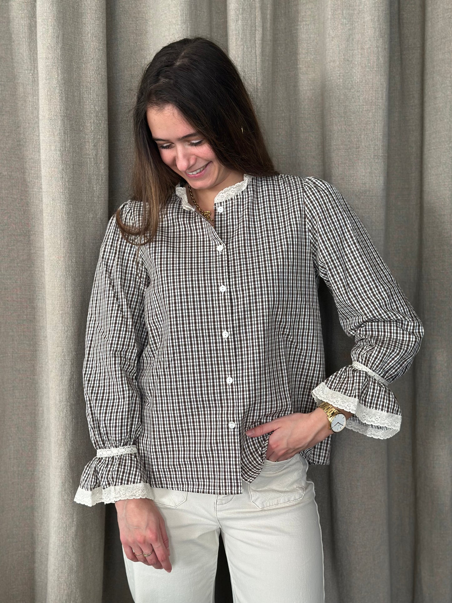 Chemise carreaux col broderie