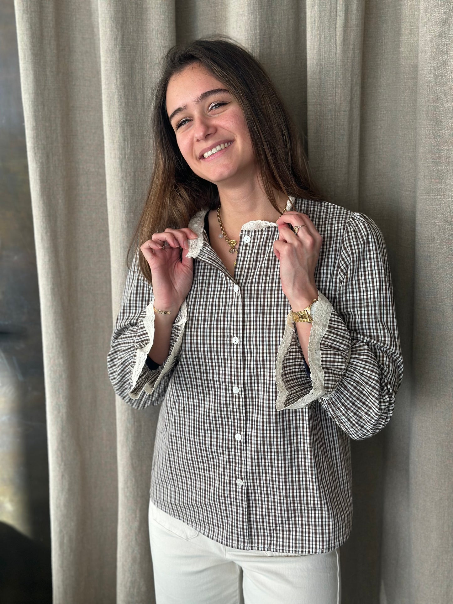 Chemise carreaux col broderie