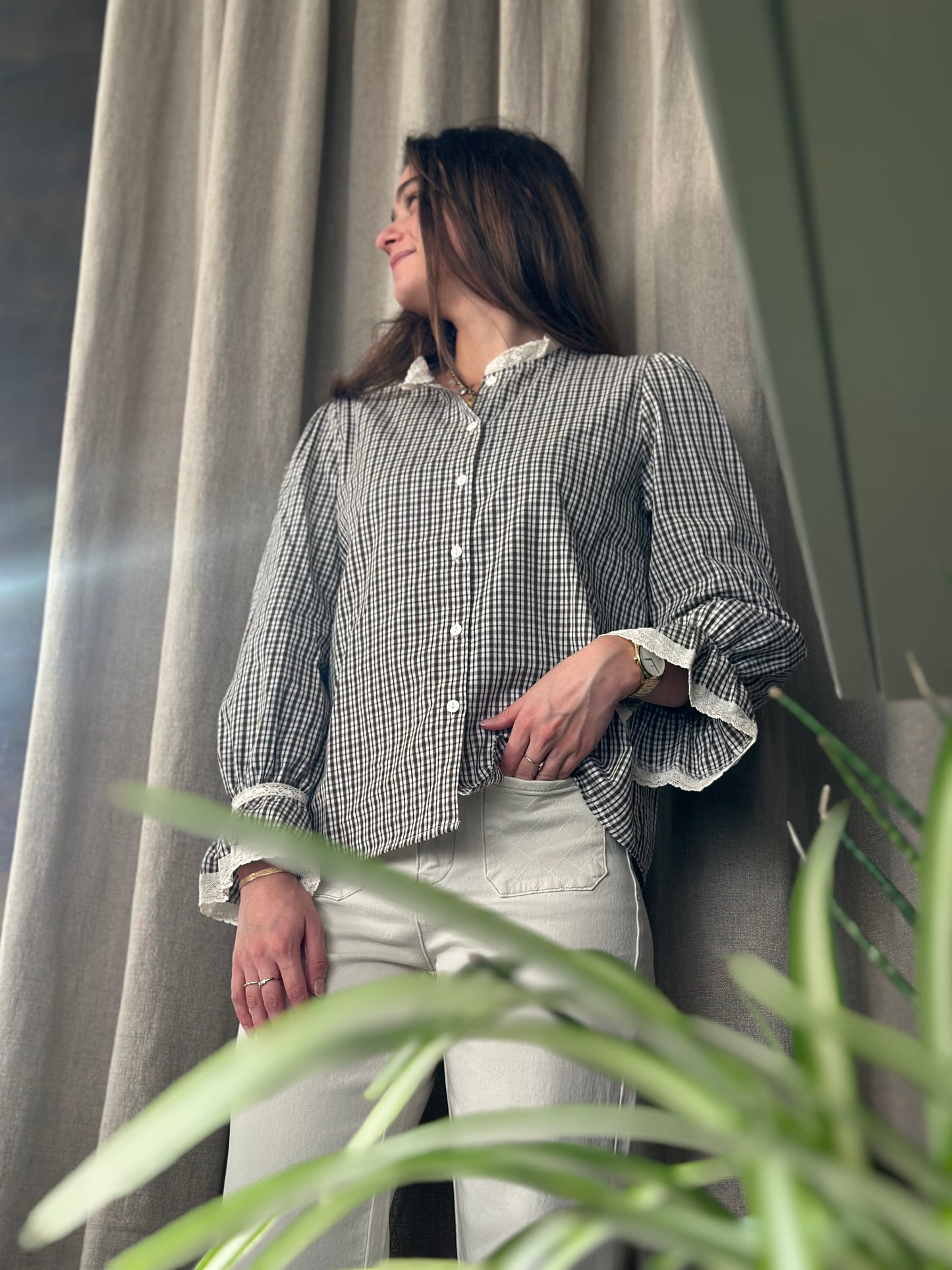 Chemise carreaux col broderie