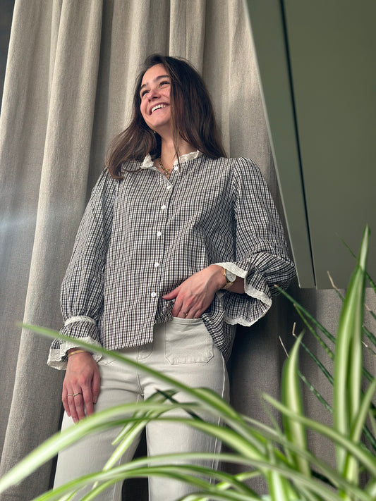 Chemise carreaux col broderie