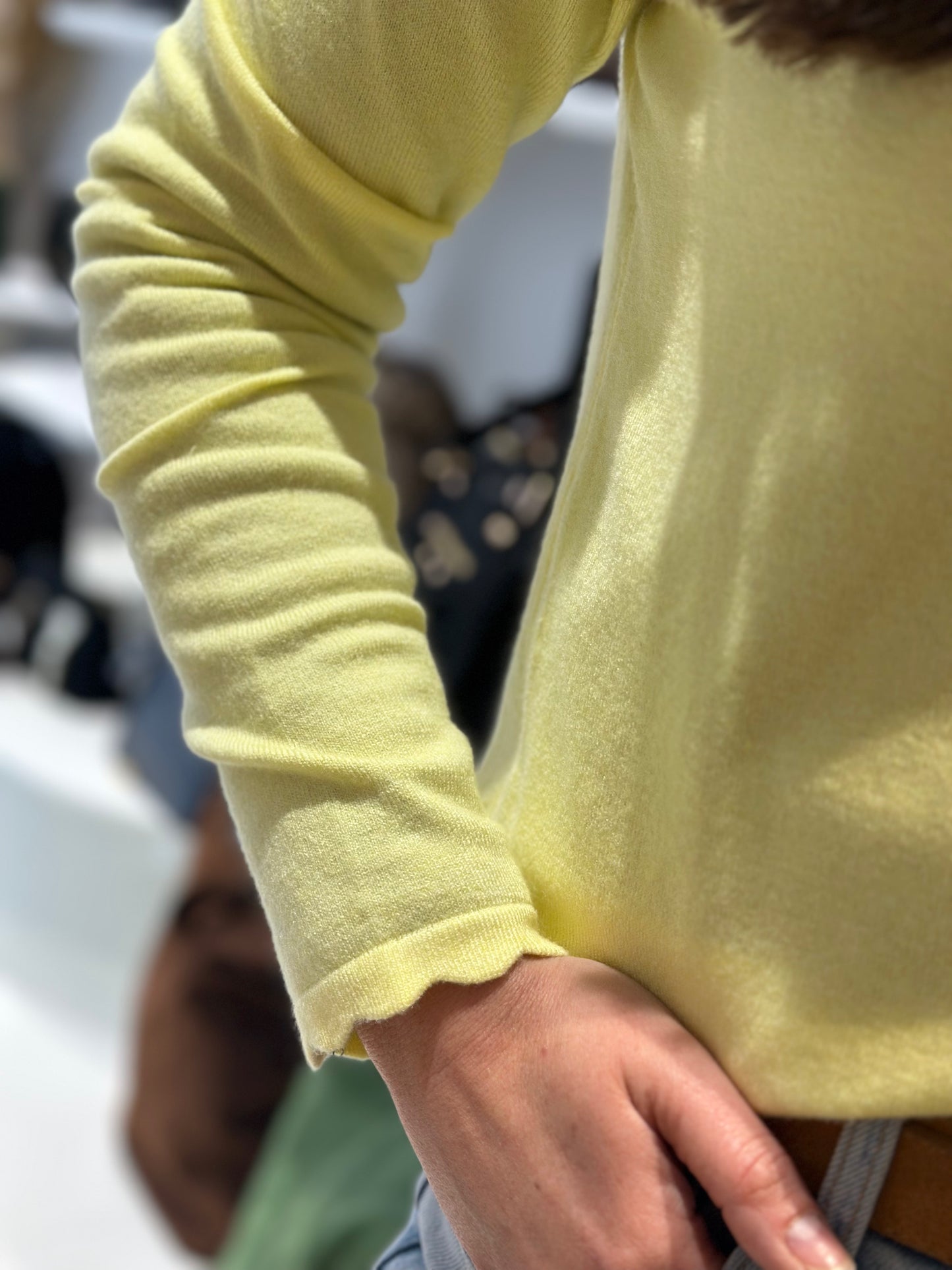 Pull fin jaune