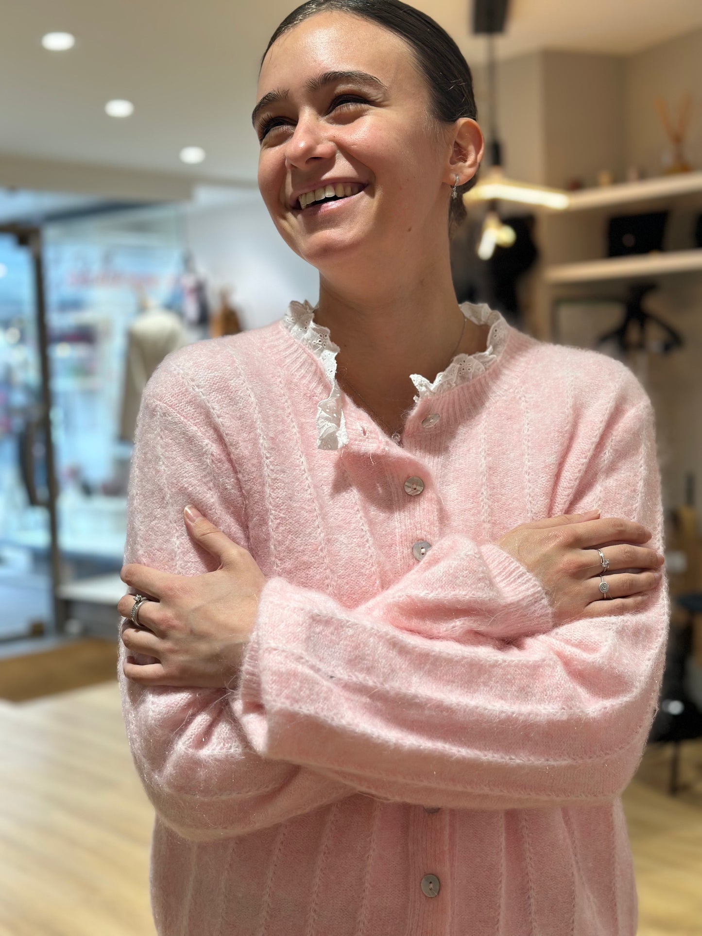 Gilet rose col dentelle