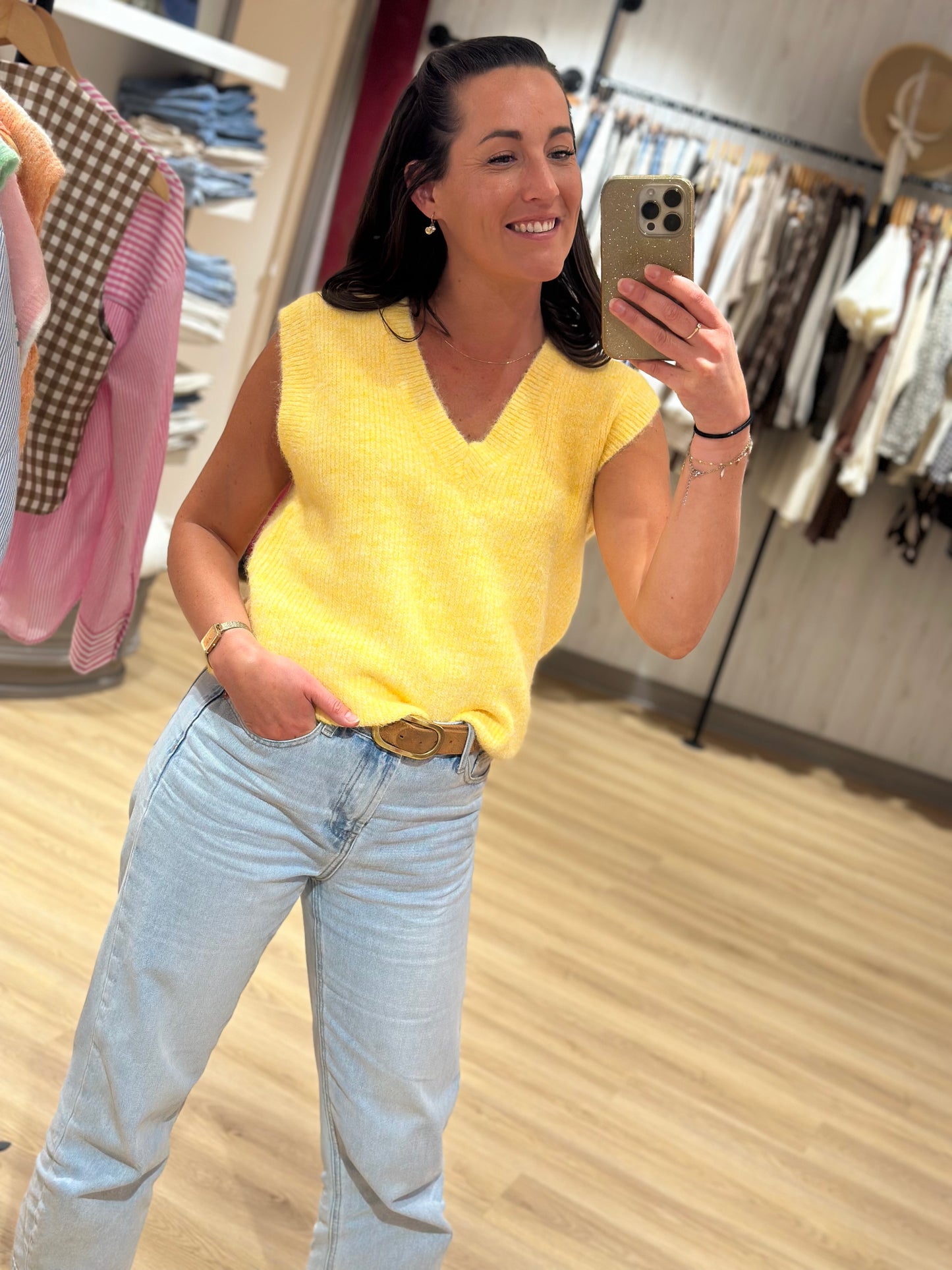 Maille jaune sans manche