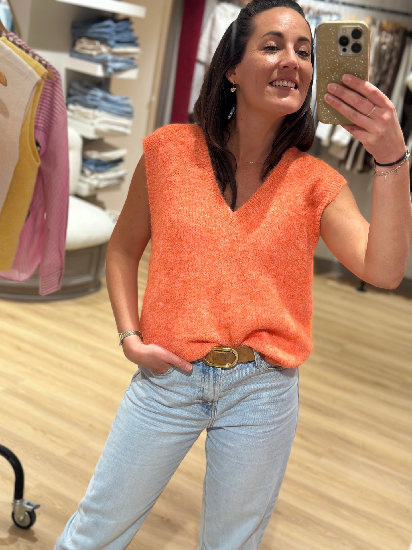 Maille orange sans manche