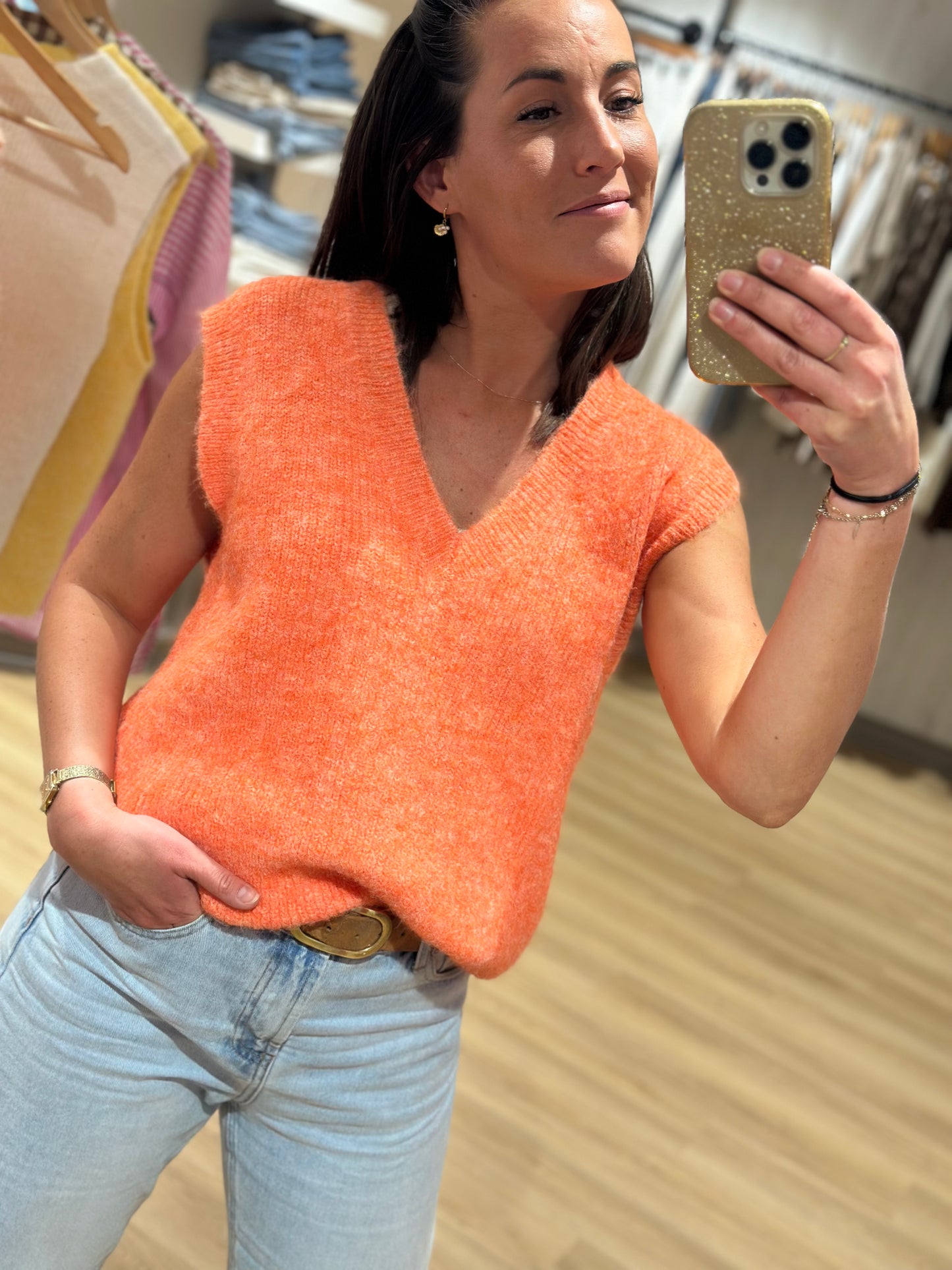Maille orange sans manche