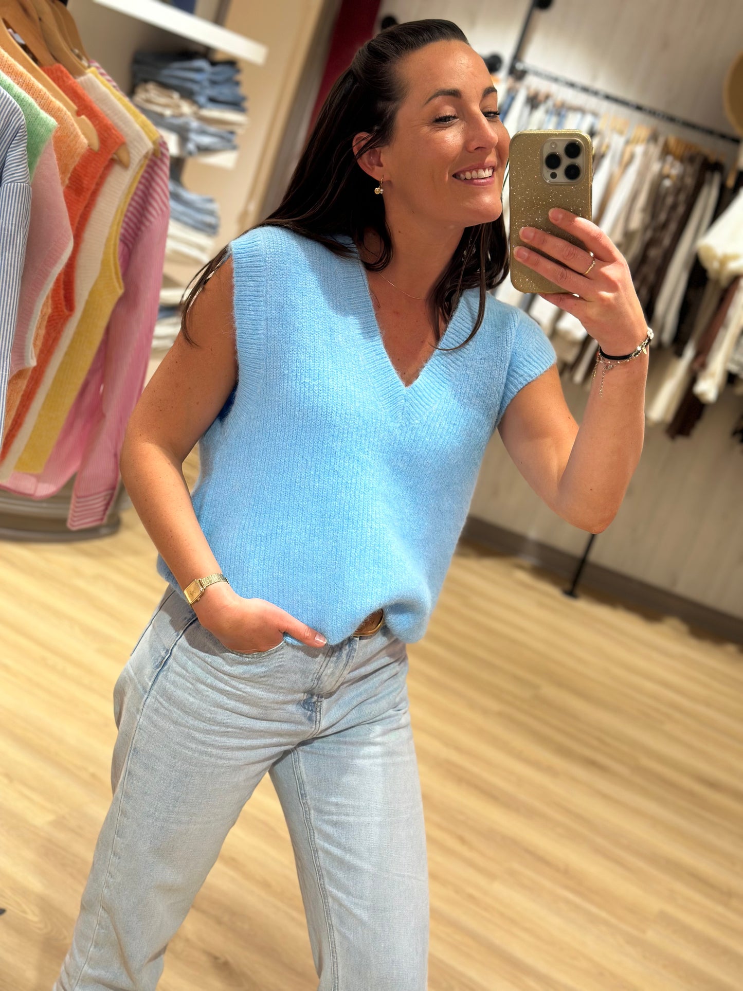 Maille bleu sans manche