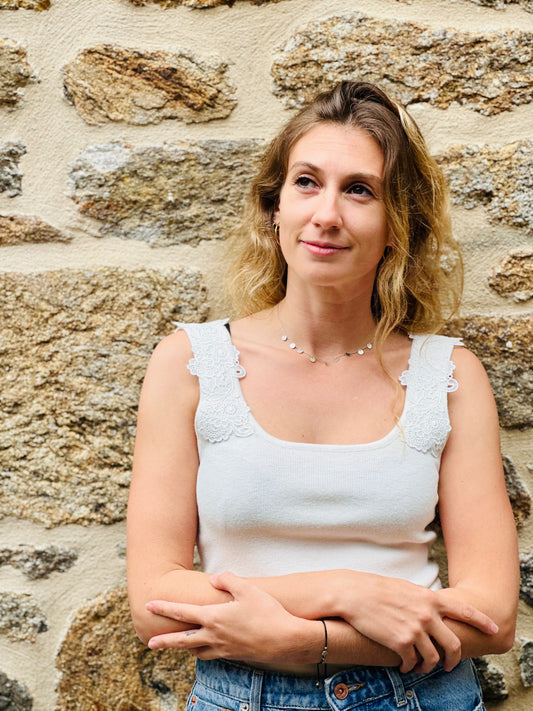 Débardeur pull blanc fleurs
