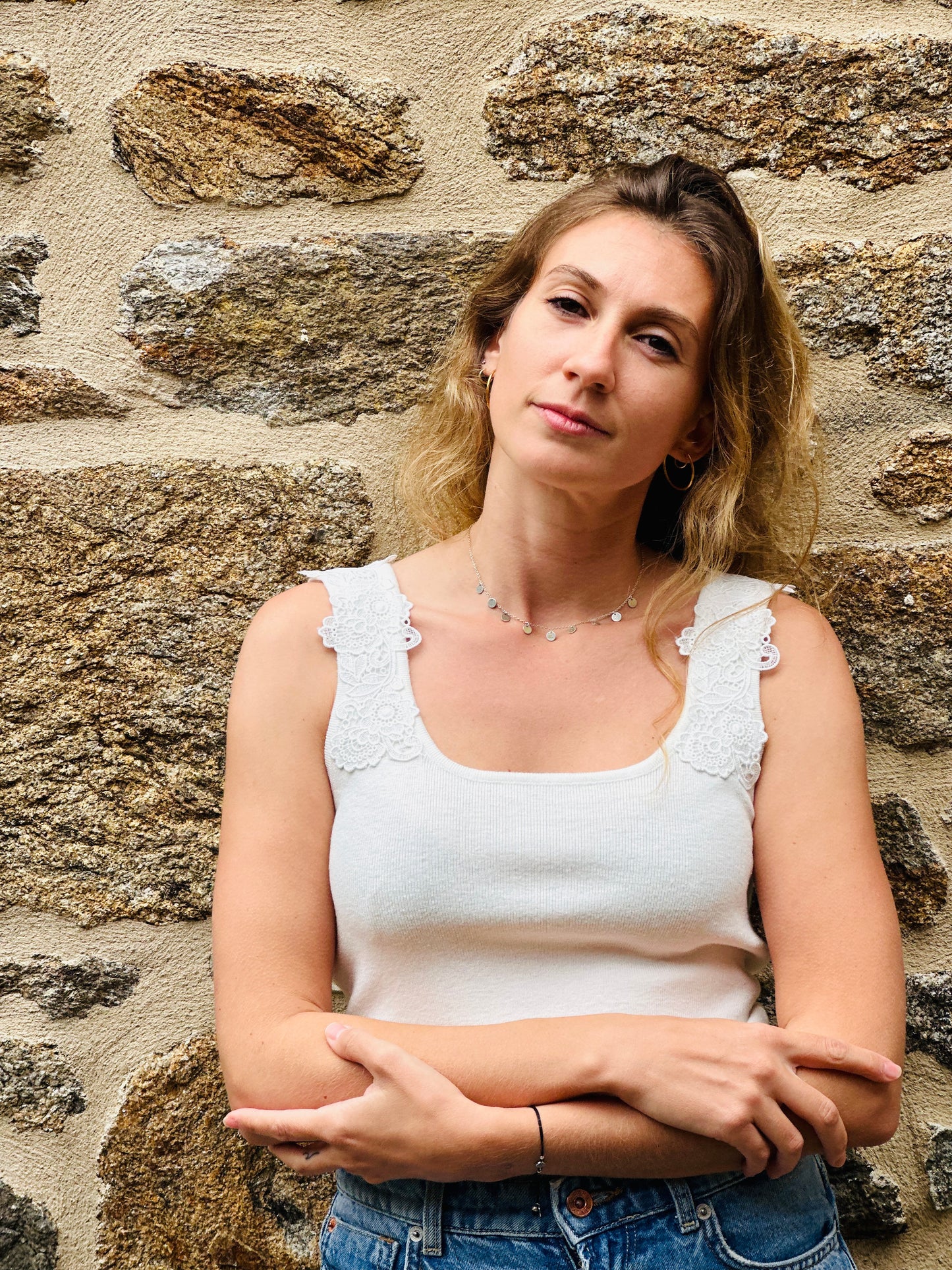 Débardeur pull blanc fleurs