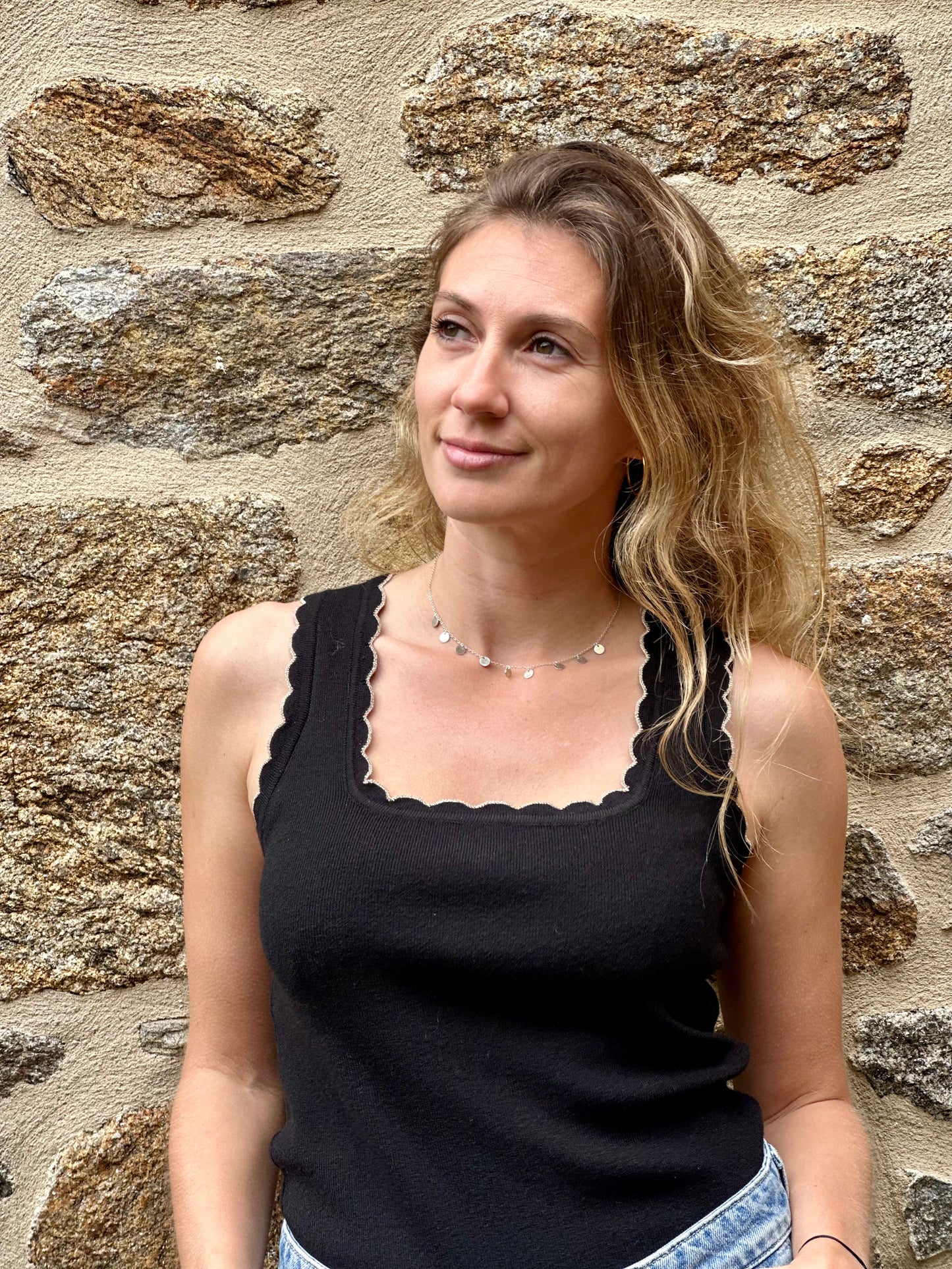 Débardeur pull noir doré