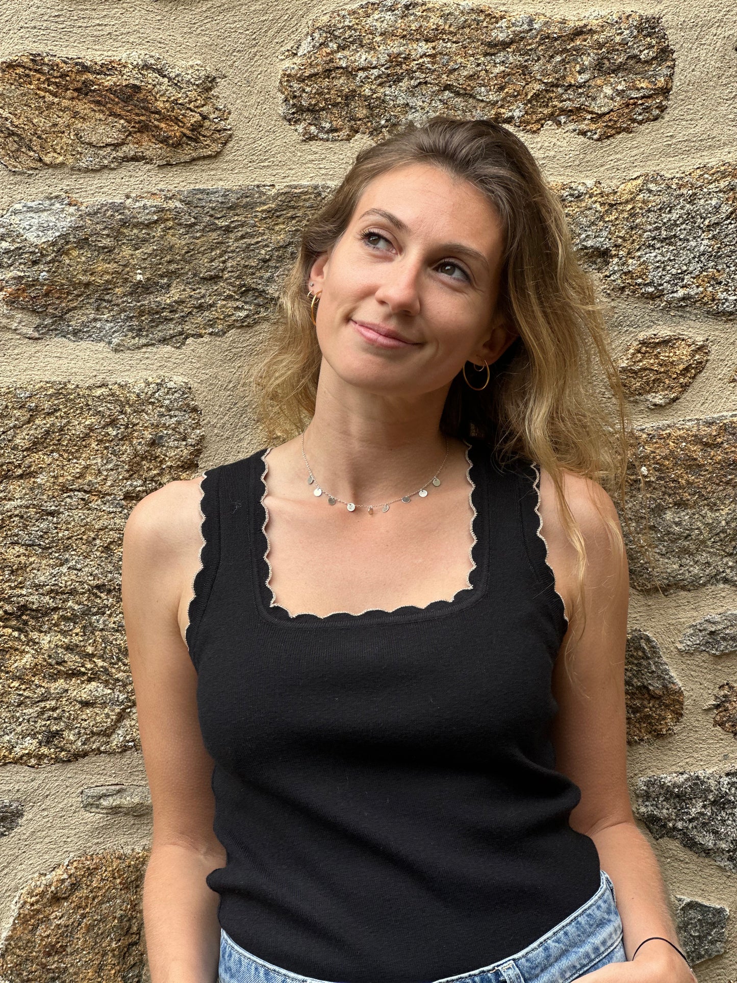 Débardeur pull noir doré