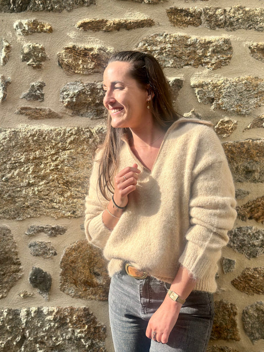 Pull beige col marron