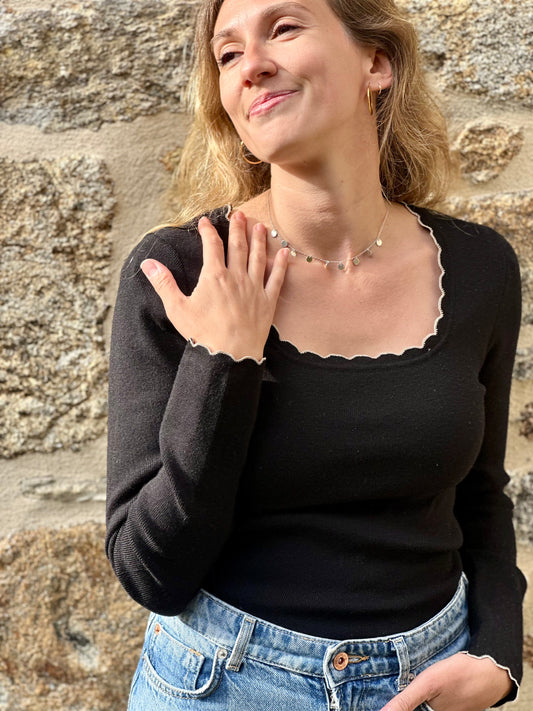 Maille noir dorée
