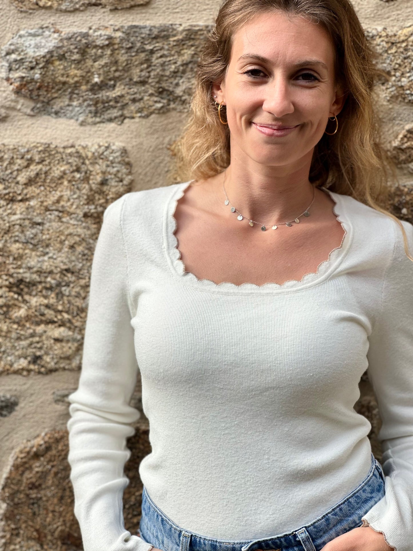 Maille blanche dorée