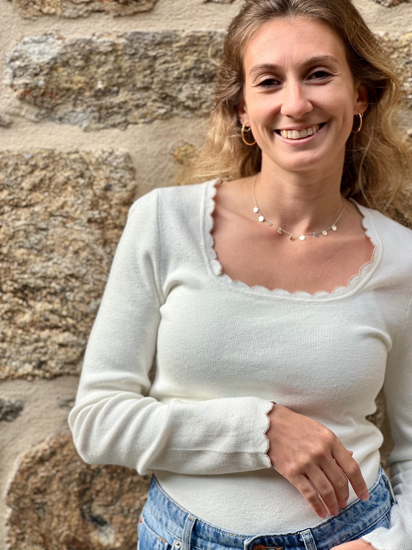 Maille blanche dorée