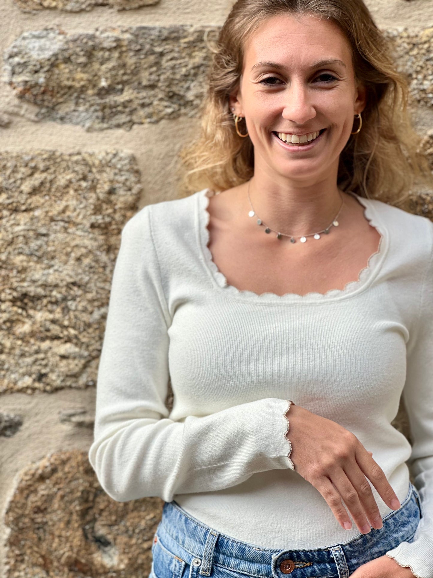 Maille blanche dorée
