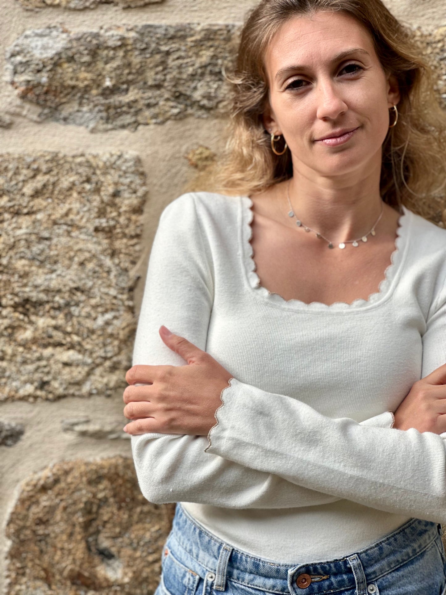 Maille blanche dorée